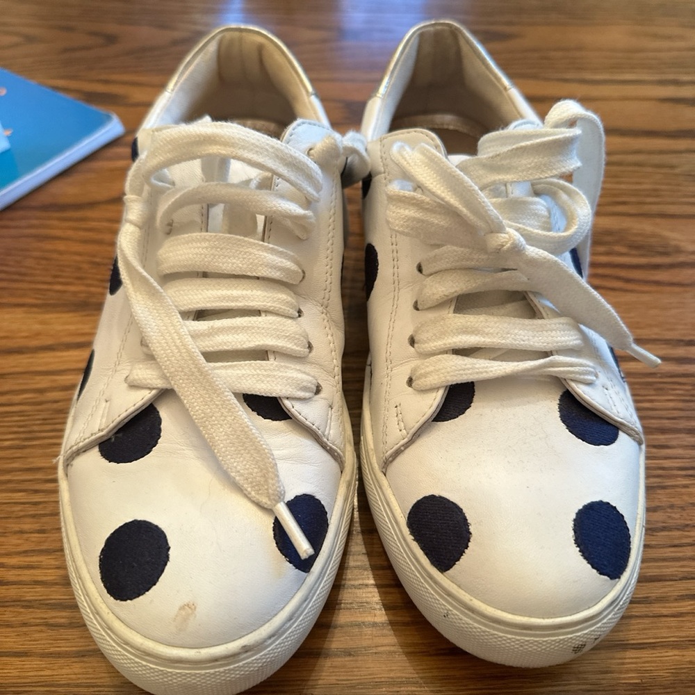 Boden sneakers size 39. Fair pre-owned condition